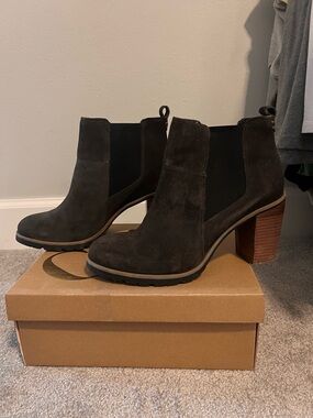 Crevo Suede Chelsea Block Heel Ankle Boots - Dark Brown